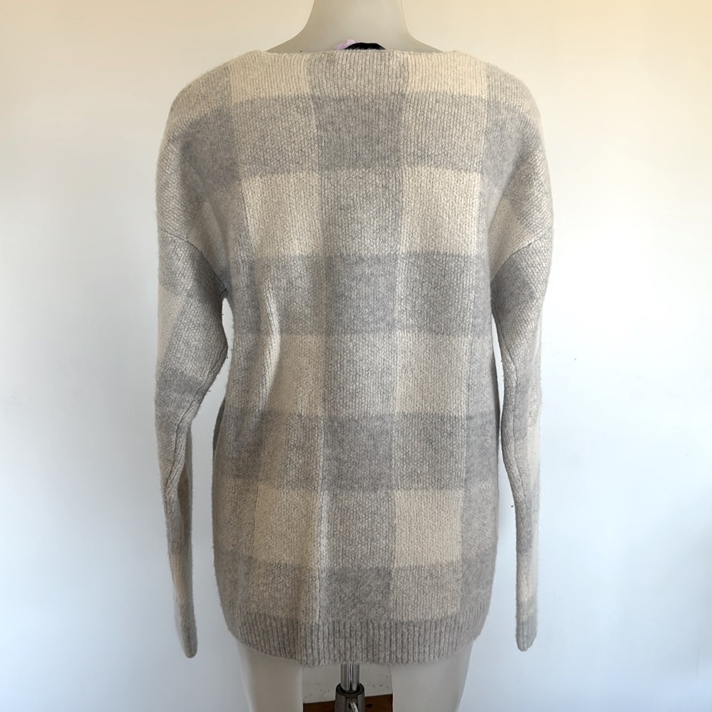 SOLD ON E BAY | Jenni Kayne L cashmere gray white check sweater - Picture 2 of 5